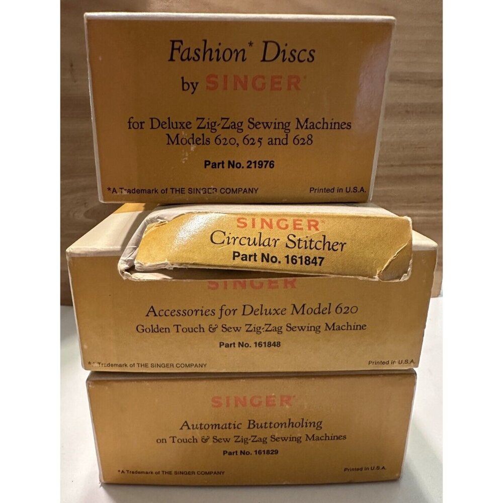 Singer Touch & Sew Zig Zag  Acces. Buttonholer Fashion Disc Circular Stitcher